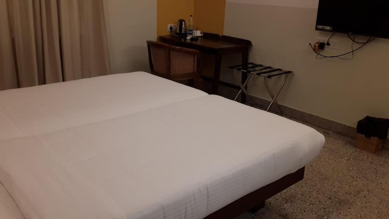 Hanu Reddy Residences - Nawab Habibullah Avenue Ченнаї Екстер'єр фото