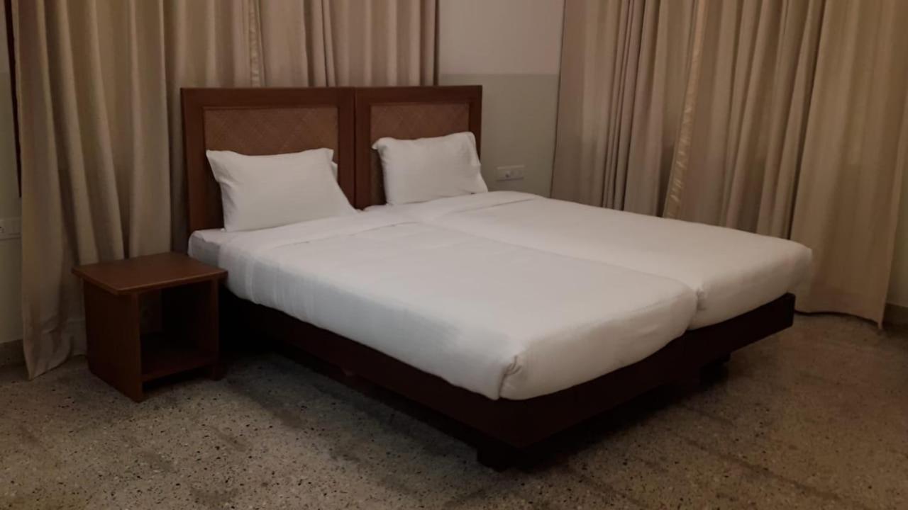 Hanu Reddy Residences - Nawab Habibullah Avenue Ченнаї Екстер'єр фото